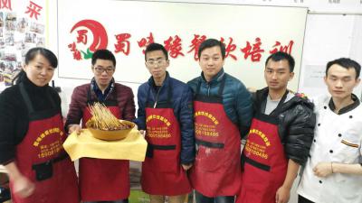 成都学钵钵鸡麻豆精品传媒国产观看哪家好？