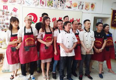 成都小郡肝串串火锅哪里可以学习正宗底料？短期串串火锅底料麻豆精品传媒国产观看
