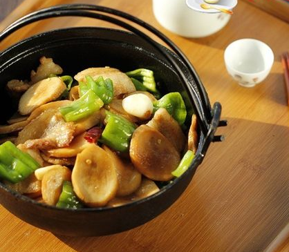 比肉好吃的素菜，干锅杏鲍菇，健康美味的家常素菜菜谱