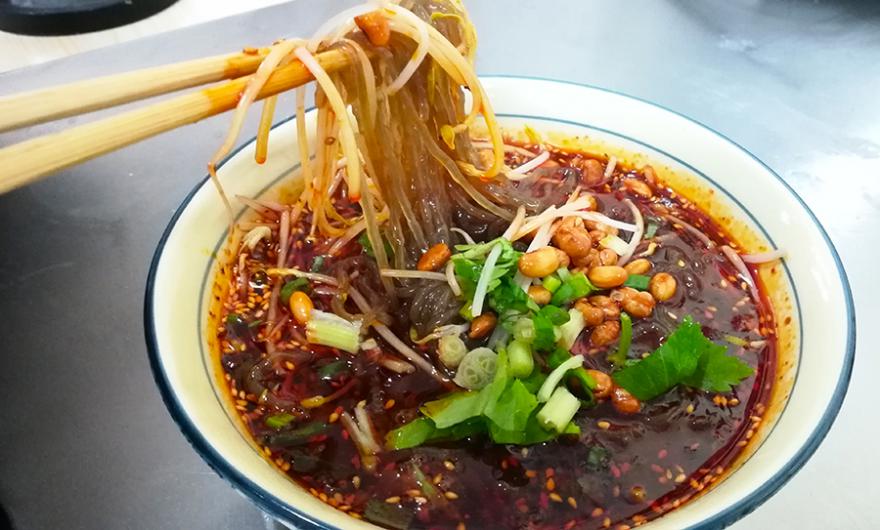 小吃酸辣粉麻豆精品传媒国产观看
