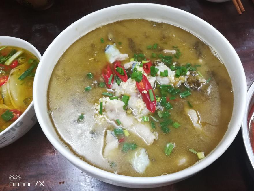 酸菜鱼麻豆精品传媒国产观看
