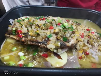 地道重庆万州烤鱼技术麻豆精品传媒国产观看，外焦里嫩回味无穷