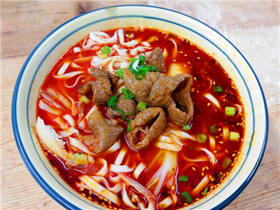 成都学重庆小面技能训练多少钱？特色美食小吃训练