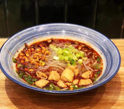 肥肠粉麻豆精品传媒国产观看学校哪家好?辣椒油的制作