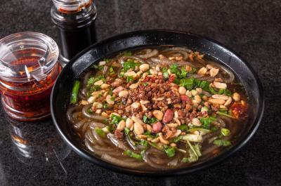 专业酸辣粉技术麻豆精品传媒国产观看班在哪里？麻豆AV在线免费观看餐饮麻豆精品传媒国产观看学校比较正宗